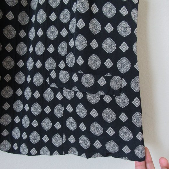 TOMATSU New York Designer Printed Vest Black/Beige Saks Fifth Avenue Size-3 - Picture 7 of 10